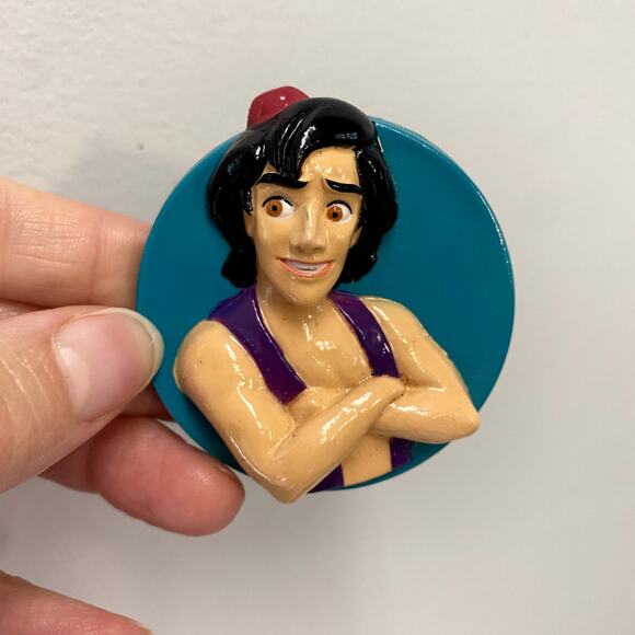 Vintage Disney Aladdin 3D Pin/ Clip - Picture 1 of 4